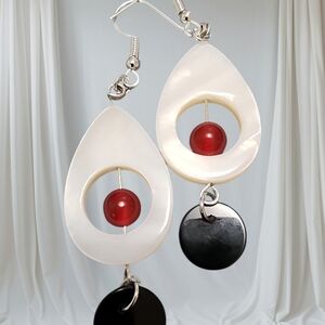 Elegant White Shell And Black Onyx Dangle Earrings